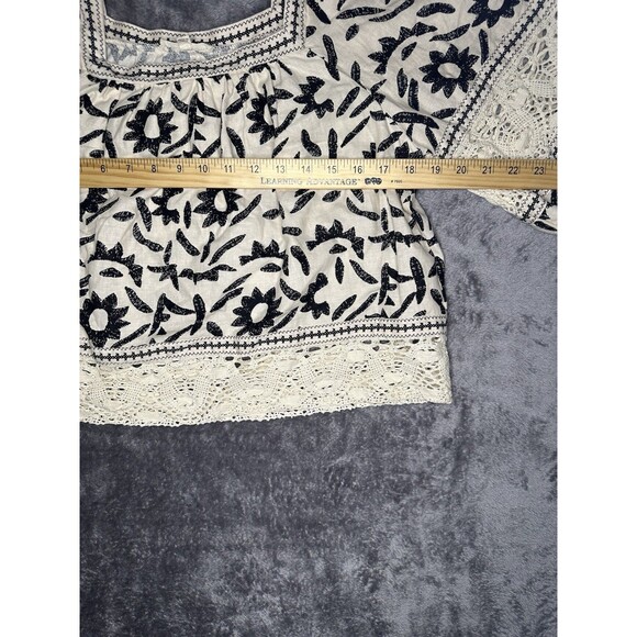 Christian Siriano NY Top  Blouse Size Small Crochet Lace Boho Floral Linen Blend - Picture 7 of 7